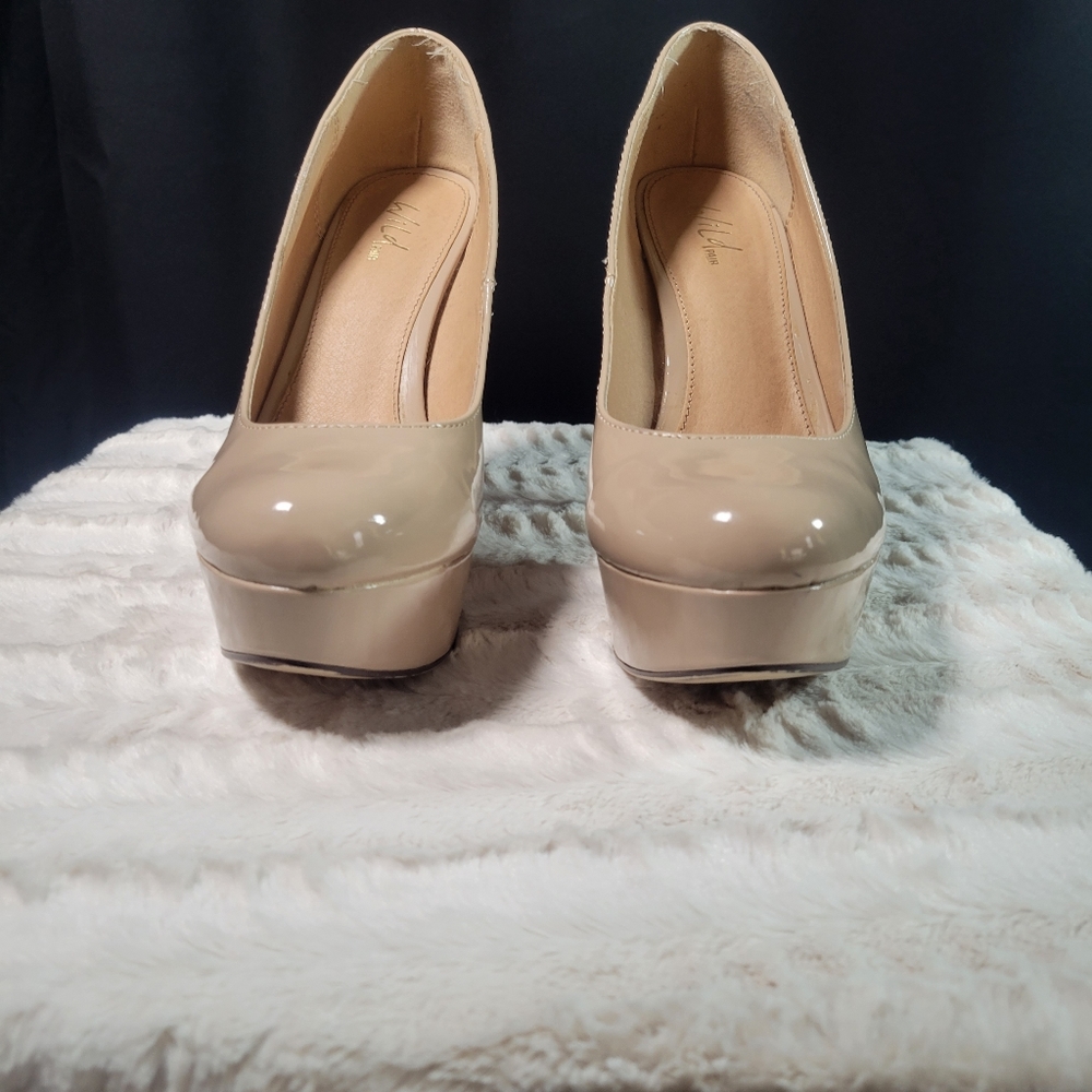 Wild pair dayton nude patent platform pump - Picture 3 of 5